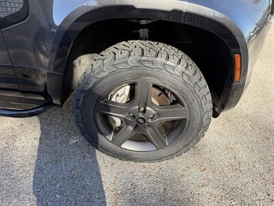 2022 Land Rover Defender 90 X-Dynamic SE   - Photo 12 - Nashville, TN 37210