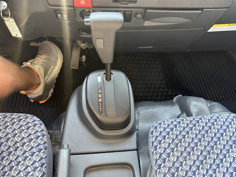 2024 Isuzu NPR HD - Photo 18 - Nashville, TN 37210