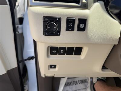 2018 Lexus GX 460   - Photo 9 - Nashville, TN 37210