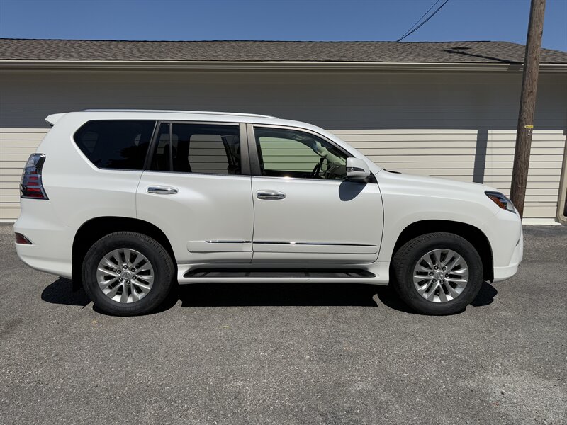 2018 Lexus GX 460 - Photo 1 - Nashville, TN 37210