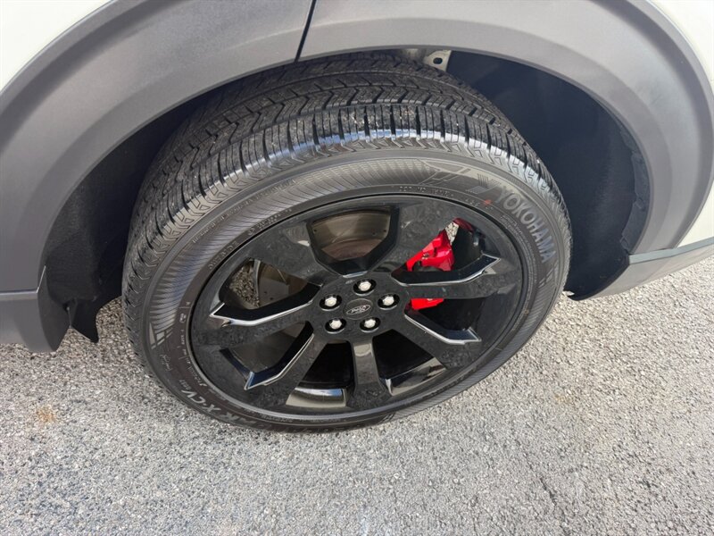 2021 Ford Explorer ST - Photo 15 - Nashville, TN 37210