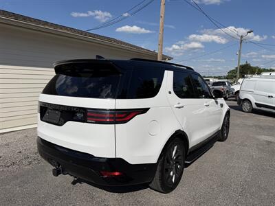 2023 Land Rover Discovery P360 S R-Dynamic   - Photo 10 - Nashville, TN 37210