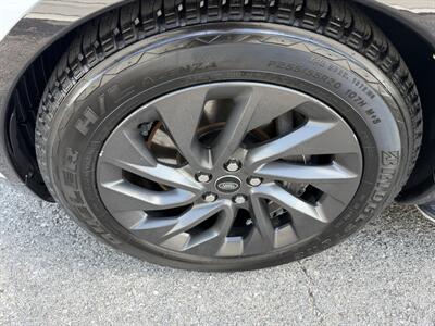 2023 Land Rover Discovery P360 S R-Dynamic   - Photo 14 - Nashville, TN 37210