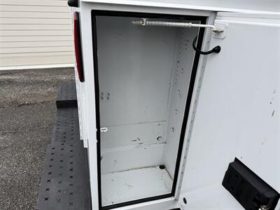 2023 GMC Savana 3500   - Photo 8 - Nashville, TN 37210