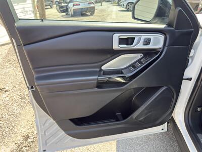 2022 Ford Explorer Platinum   - Photo 12 - Nashville, TN 37210