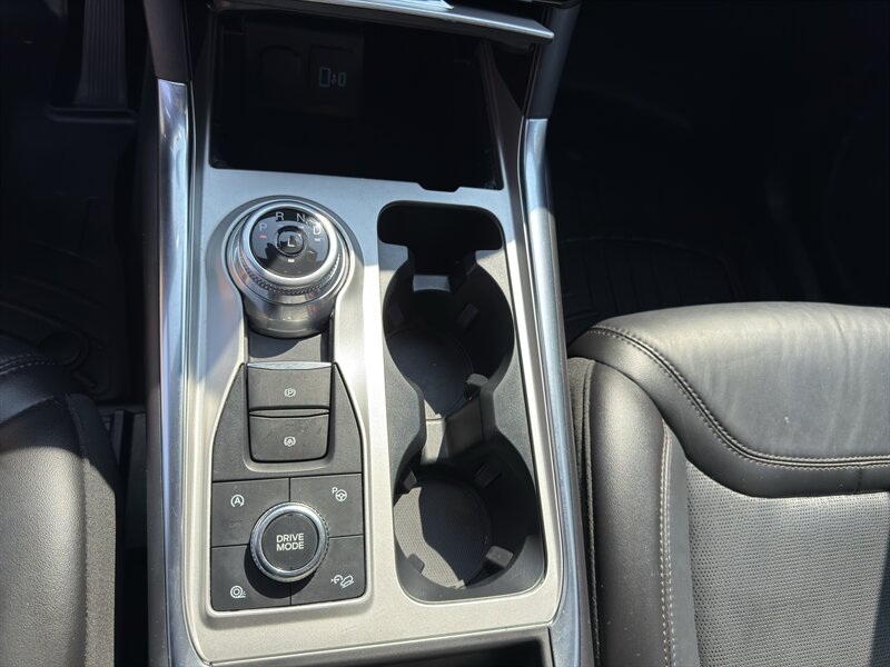 2022 Ford Explorer Platinum photo 34