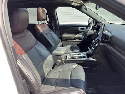 2022 Ford Explorer Platinum   - Photo 29 - Nashville, TN 37210