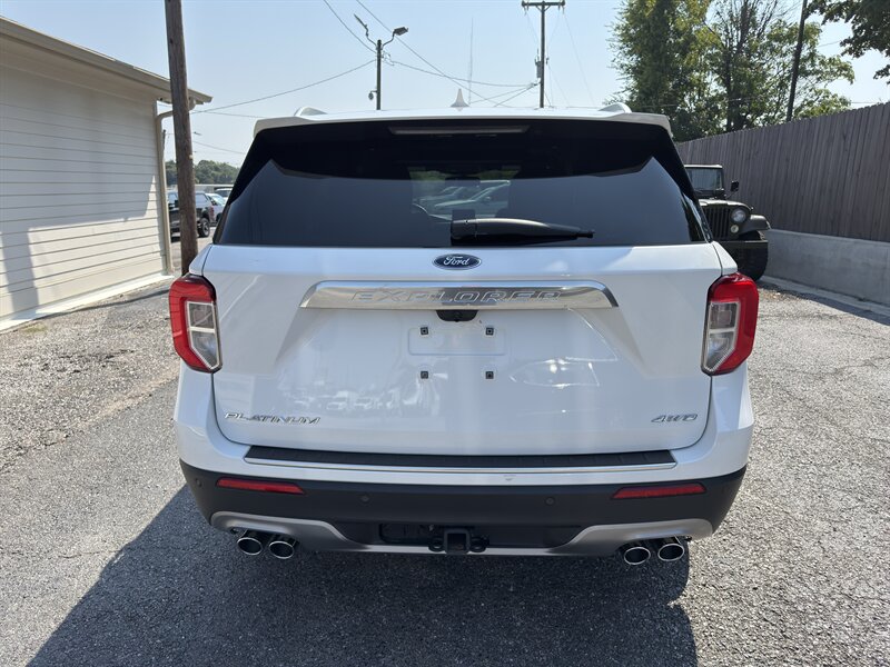 2022 Ford Explorer Platinum photo 5