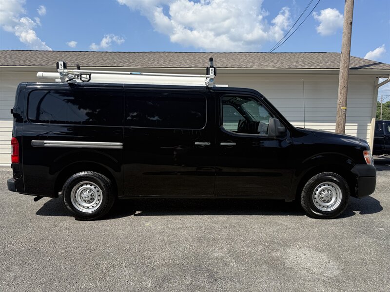2018 Nissan NV 2500 HD S S - Photo 1 - Nashville, TN 37210