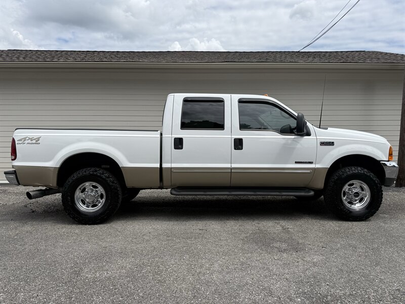 2000 Ford F-250 Super Duty LARIAT   - Photo 1 - Nashville, TN 37210