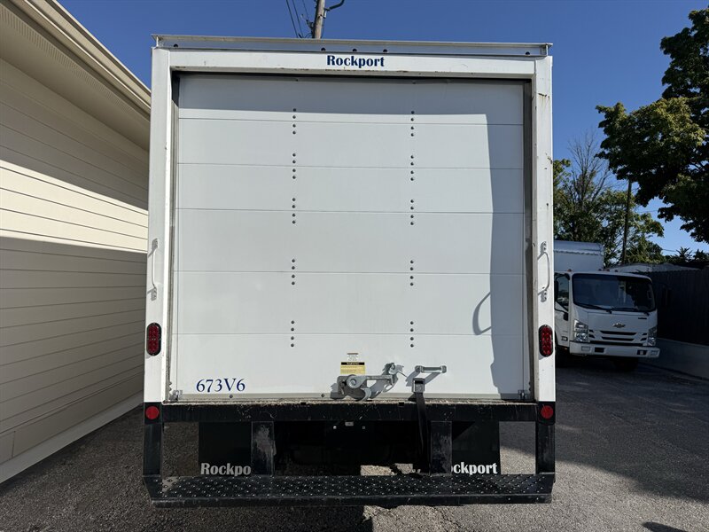 2023 Ford E-350 SD - Photo 9 - Nashville, TN 37210
