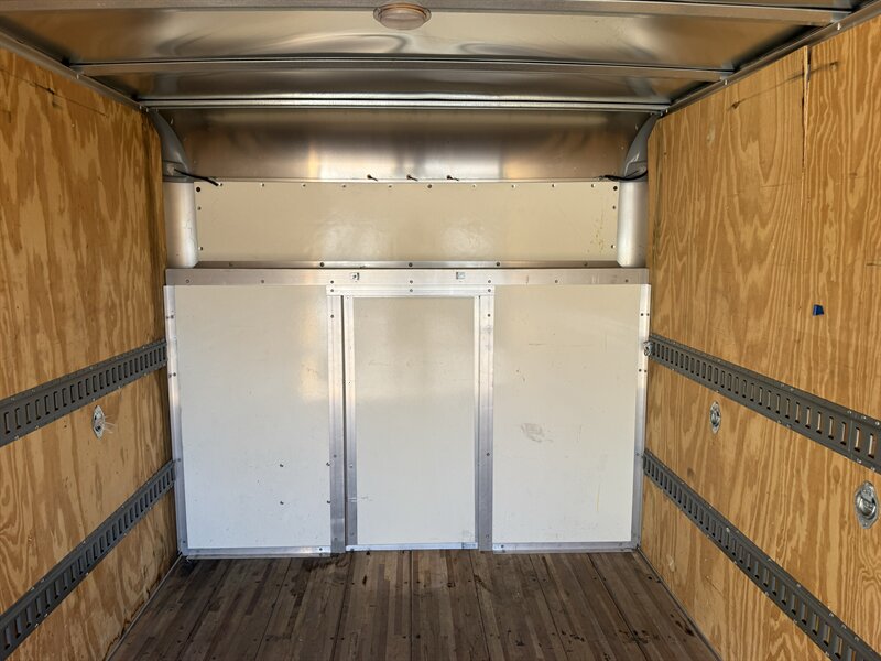 2023 Ford E-350 SD - Photo 16 - Nashville, TN 37210
