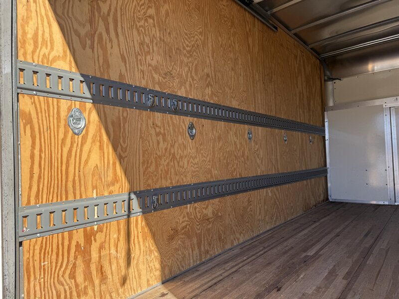 2023 Ford E-350 SD - Photo 12 - Nashville, TN 37210