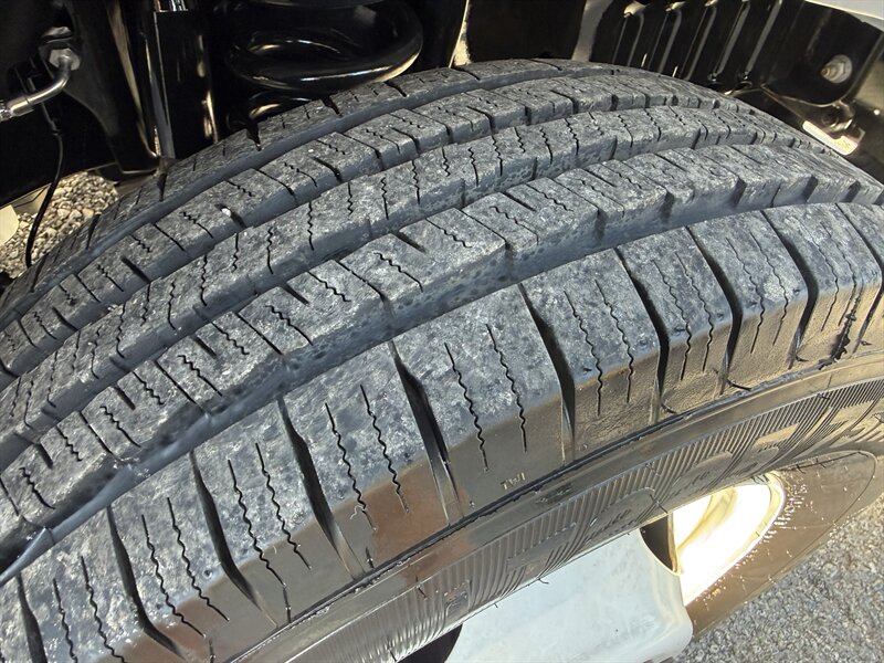 2023 Ford E-350 SD - Photo 3 - Nashville, TN 37210