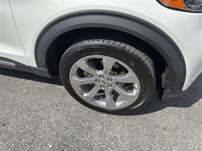 2020 Ford Explorer Platinum   - Photo 11 - Nashville, TN 37210