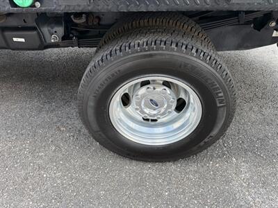 2025 Ford F-350 Super Duty Lariat Flat Bed - Photo 23 - Nashville, TN 37210