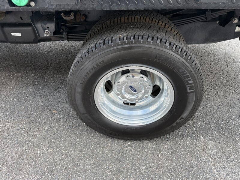 2025 Ford F-350 Super Duty Lariat Flat Bed - Photo 23 - Nashville, TN 37210