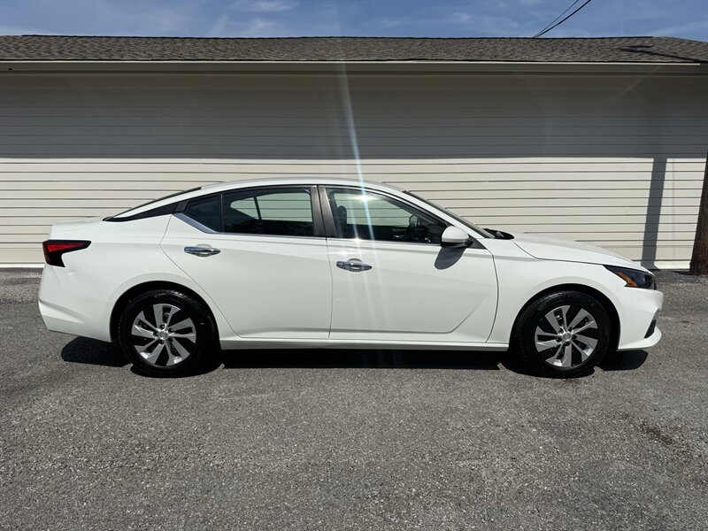 2022 Nissan Altima 2.5 S   - Photo 1 - Nashville, TN 37210