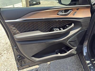 2022 Jeep Grand Cherokee Summit   - Photo 15 - Nashville, TN 37210