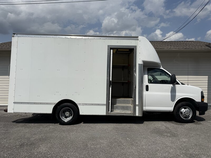 2021 Chevrolet Express 3500   - Photo 1 - Nashville, TN 37210