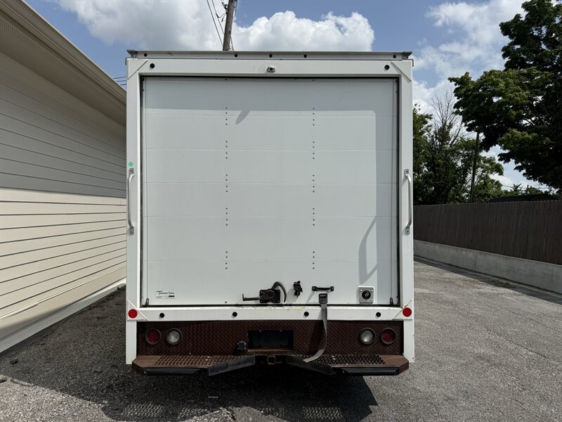 2021 Chevrolet Express 3500 - Photo 11 - Nashville, TN 37210