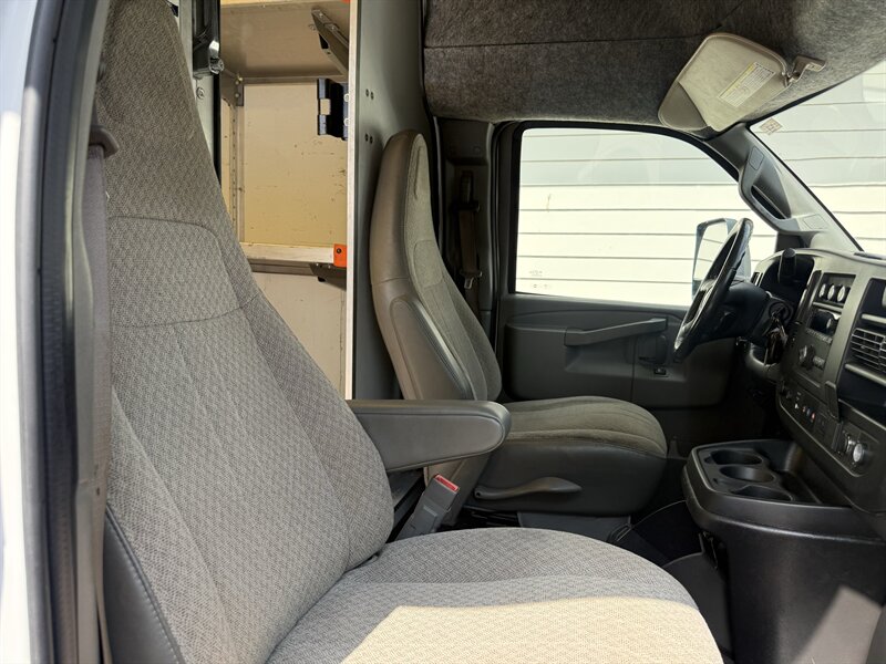 2021 Chevrolet Express 3500 - Photo 31 - Nashville, TN 37210