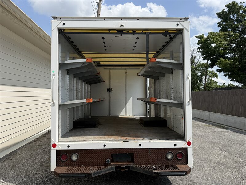 2021 Chevrolet Express 3500 - Photo 7 - Nashville, TN 37210