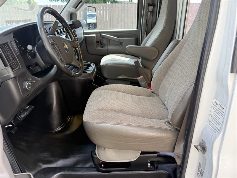 2021 Chevrolet Express 3500 - Photo 15 - Nashville, TN 37210