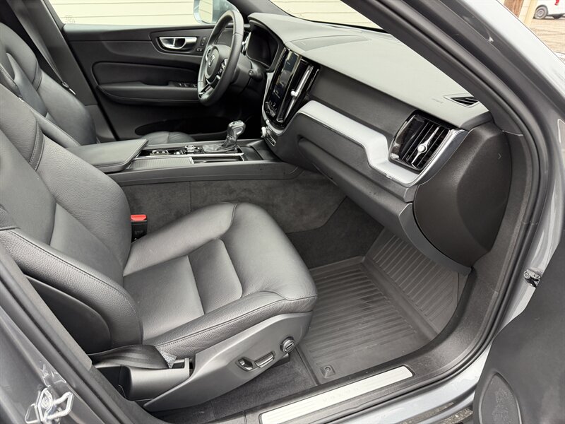 2020 Volvo XC60 T5 Momentum - Photo 28 - Nashville, TN 37210