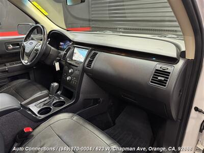 2014 Ford Flex SEL   - Photo 12 - Orange, CA 92868