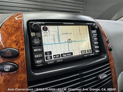2010 Toyota Sienna XLE   - Photo 21 - Orange, CA 92868