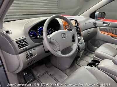 2010 Toyota Sienna XLE   - Photo 15 - Orange, CA 92868