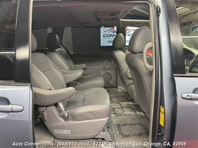 2010 Toyota Sienna XLE   - Photo 9 - Orange, CA 92868