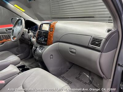 2010 Toyota Sienna XLE   - Photo 14 - Orange, CA 92868