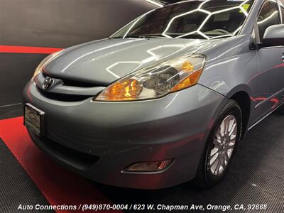 2010 Toyota Sienna XLE   - Photo 46 - Orange, CA 92868
