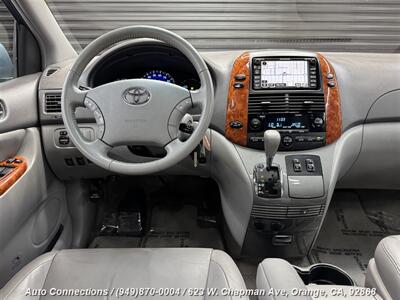 2010 Toyota Sienna XLE   - Photo 16 - Orange, CA 92868
