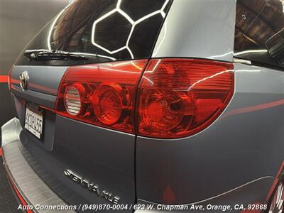 2010 Toyota Sienna XLE   - Photo 47 - Orange, CA 92868