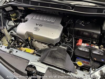 2010 Toyota Sienna XLE   - Photo 41 - Orange, CA 92868
