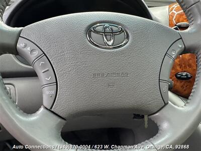 2010 Toyota Sienna XLE   - Photo 17 - Orange, CA 92868