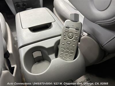 2010 Toyota Sienna XLE   - Photo 30 - Orange, CA 92868