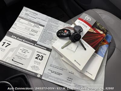 2010 Toyota Sienna XLE   - Photo 35 - Orange, CA 92868