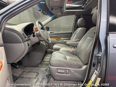 2010 Toyota Sienna XLE   - Photo 6 - Orange, CA 92868