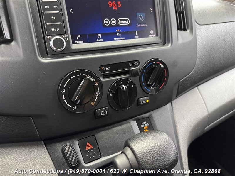 2021 Nissan NV200 S photo 10