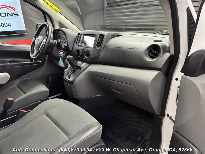 2021 Nissan NV200 S photo 6