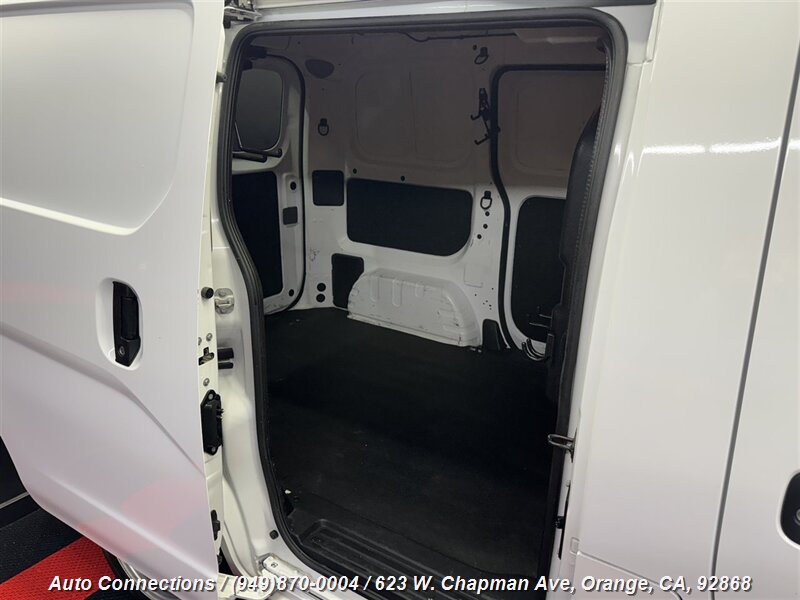 2021 Nissan NV200 S photo 16