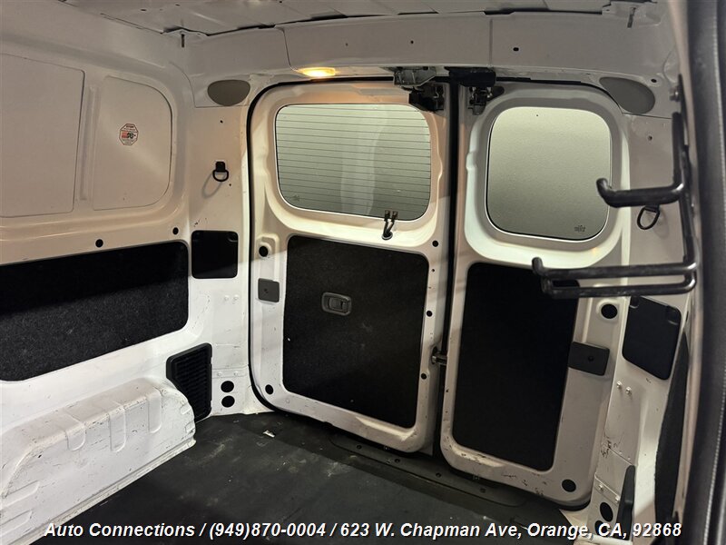 2021 Nissan NV200 S photo 23