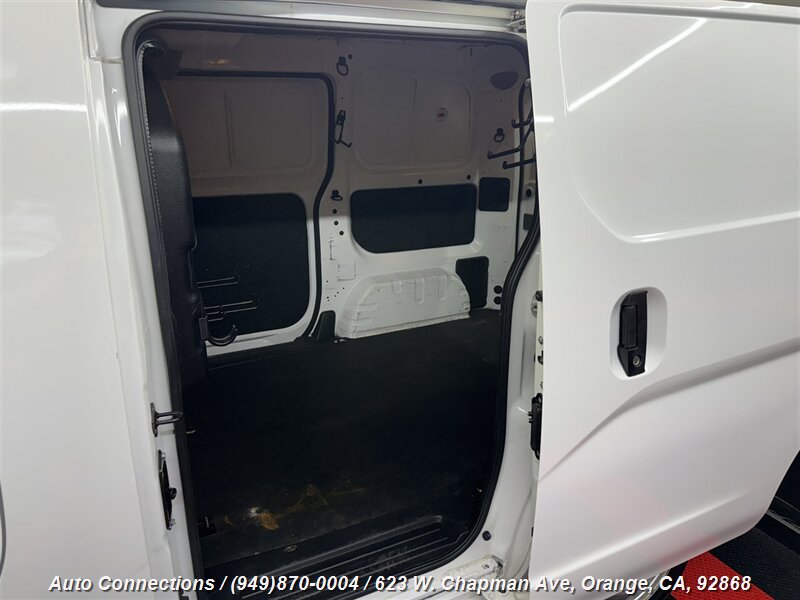 2021 Nissan NV200 S photo 17