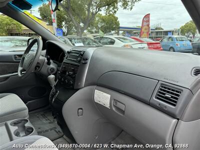 2006 Toyota Sienna LE 7 Passenger   - Photo 12 - Orange, CA 92868