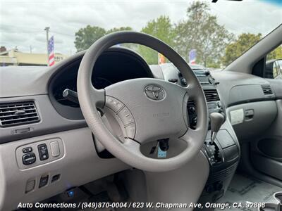 2006 Toyota Sienna LE 7 Passenger   - Photo 13 - Orange, CA 92868