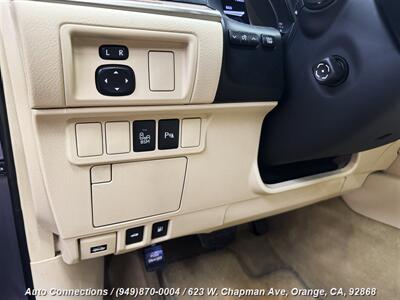 2013 Lexus ES 300h   - Photo 25 - Orange, CA 92868
